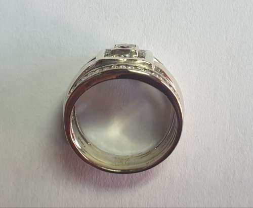 9CT White Gold Diamond ring